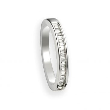 White Gold Ring with Baguette-cut Diamonds