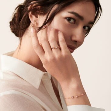 Anillo de oro rosa con diamantes en cubos perforados de dinh van, referencia 208515, colección Le Cube Diamant.