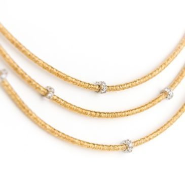 Collar de oro amarillo 18k con diamantes de Joyería Marcos, elegancia atemporal en joyería.