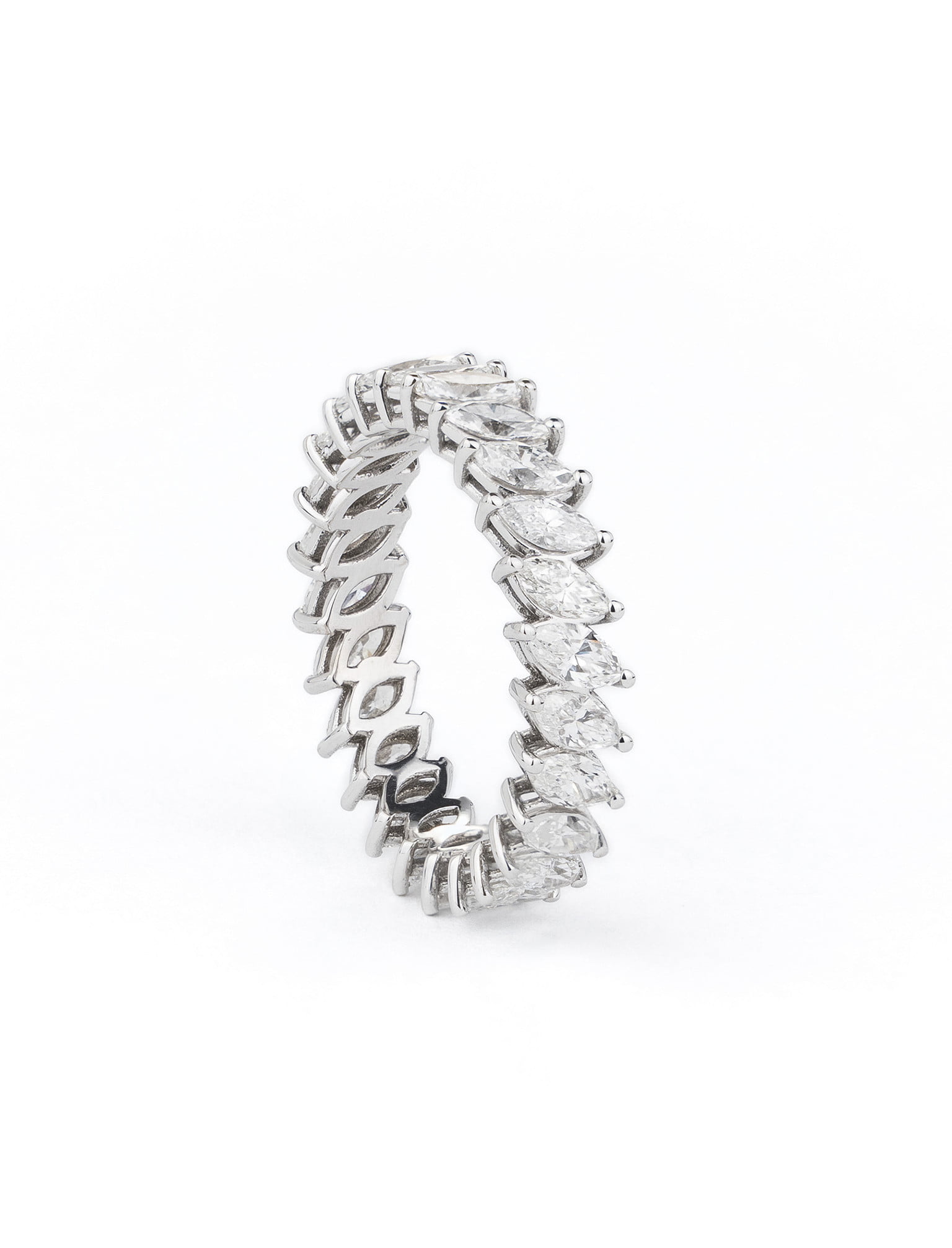 anillo oro blanco con diamantes