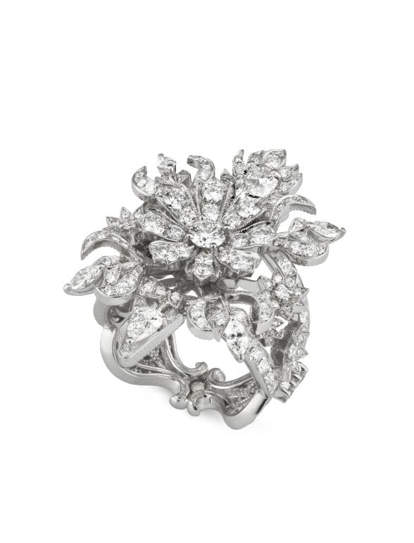 anillo gucci flora oro blanco con diamantes